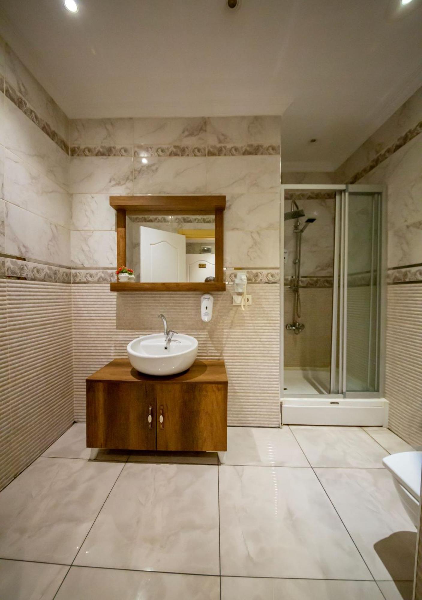 Royal Garden Suite And Hotel 伊斯坦布尔 外观 照片
