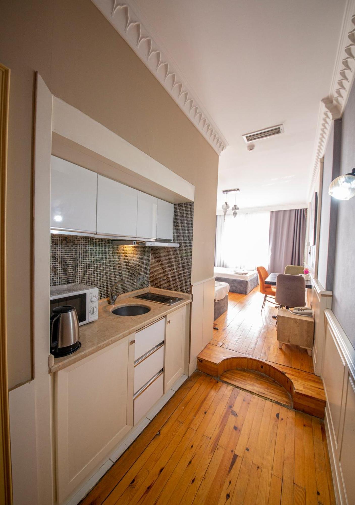 Royal Garden Suite And Hotel 伊斯坦布尔 外观 照片