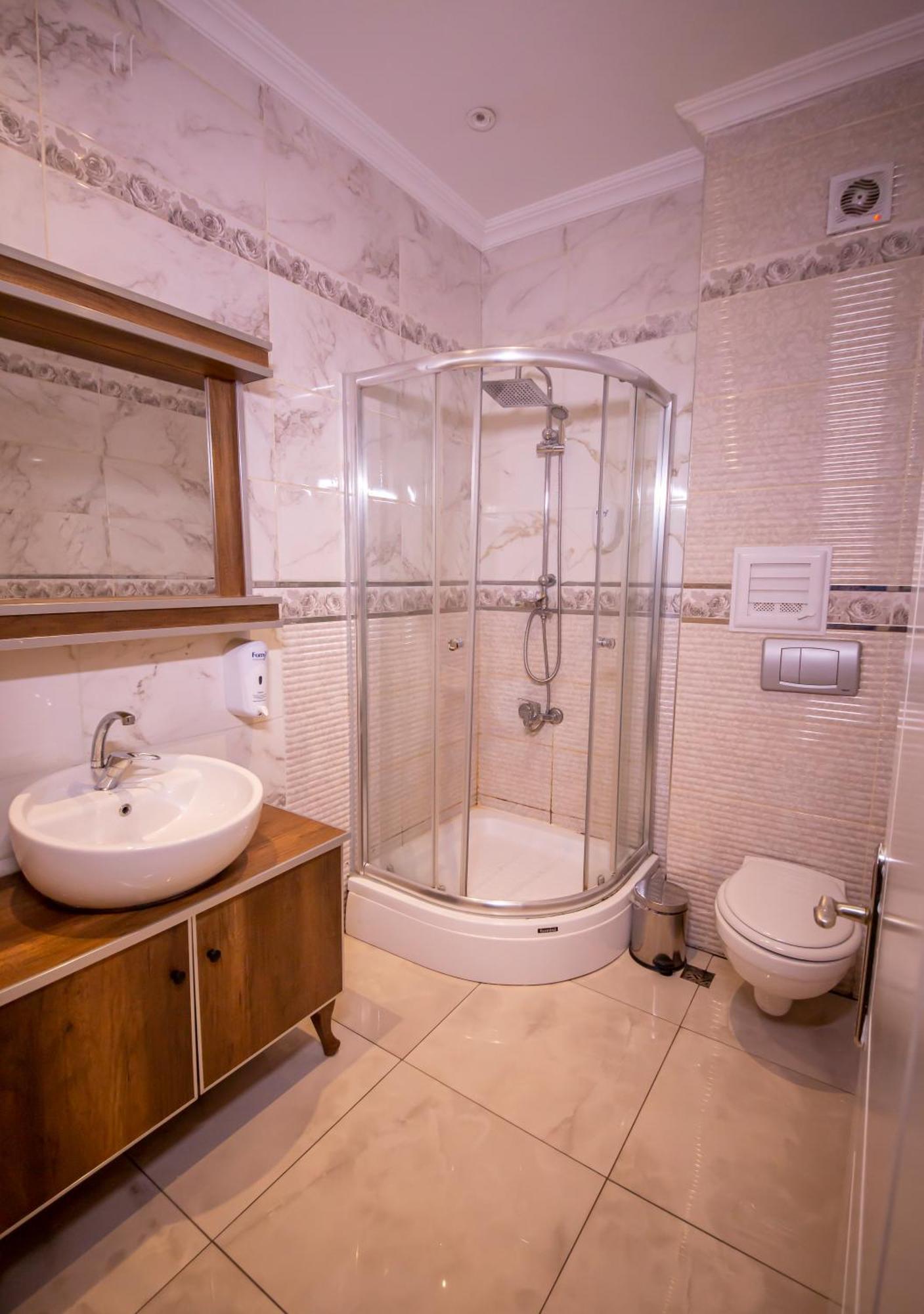 Royal Garden Suite And Hotel 伊斯坦布尔 外观 照片